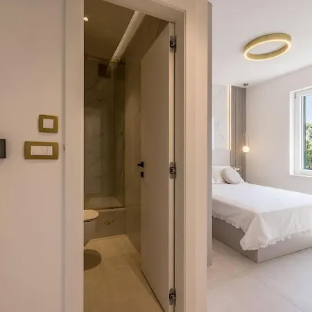 Hedonist Apartment