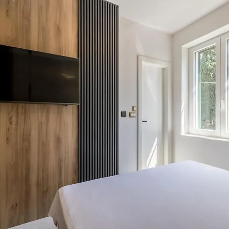 Hedonist Apartment